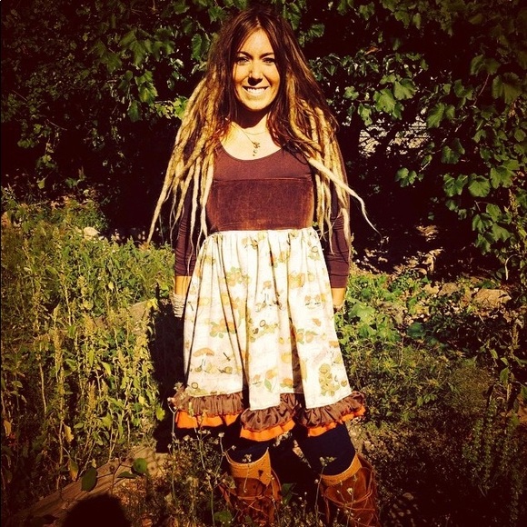 Pirate. Hula Hooper. Lover of Bunnies. - Picture 3 of 8